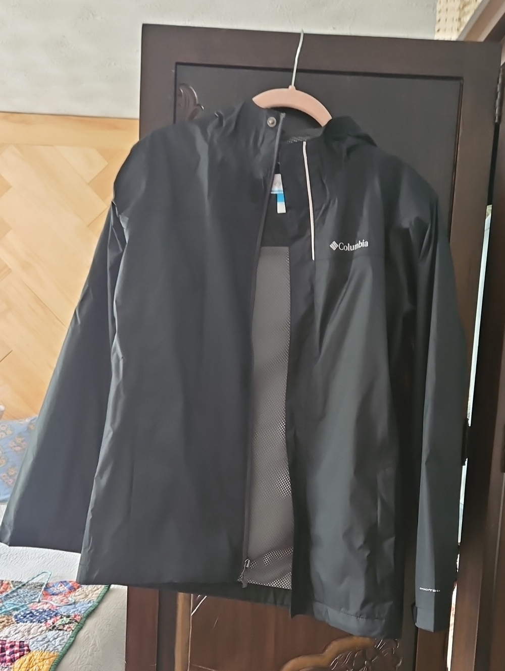Columbia Men’s Black Hooded Rain Shell